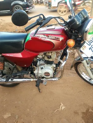 Bajaj Boxer 100 2024 Red