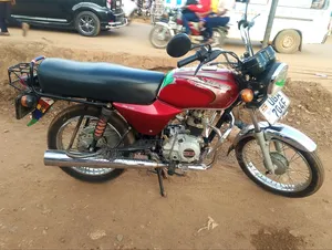 Bajaj Boxer 100 2024 Red