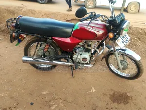 Bajaj Boxer 100 2024 Red