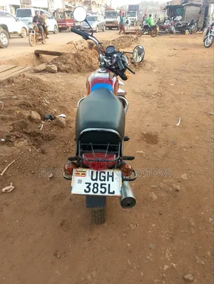 Bajaj Boxer 100 2024 Red