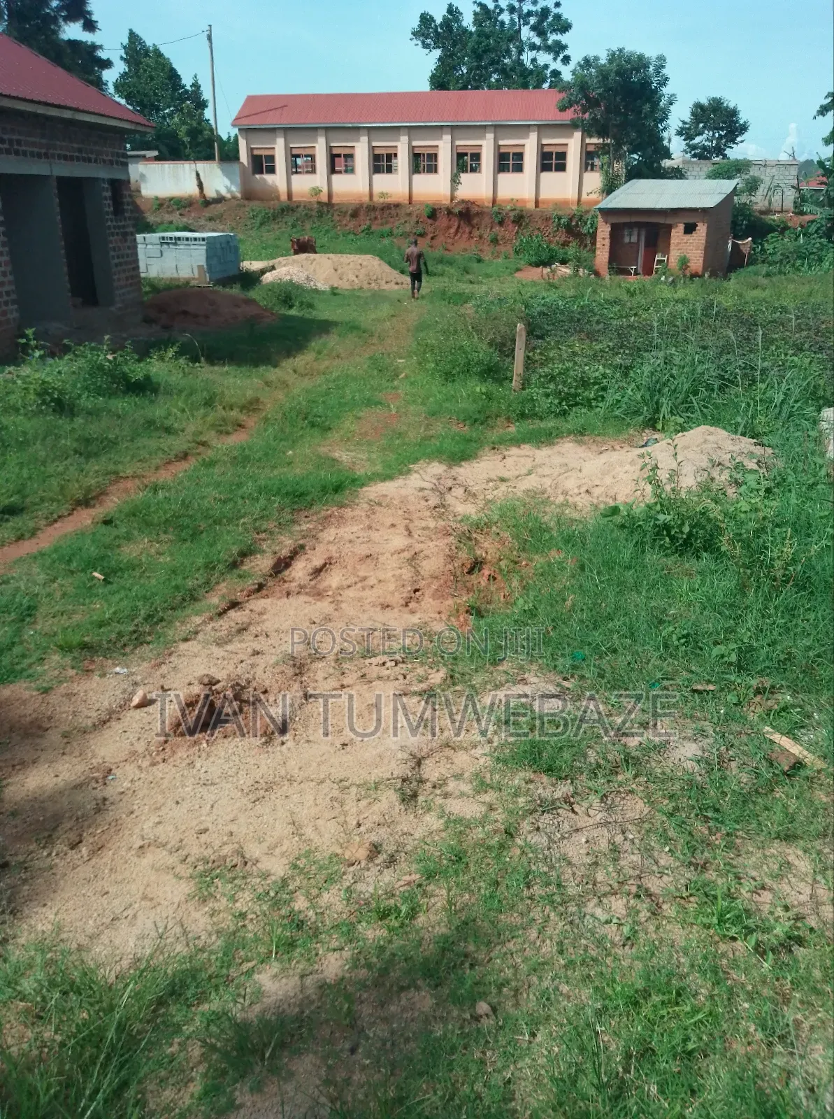 Plot for Sale in Kawuku Entebbe Road 50/100ft. Lake View