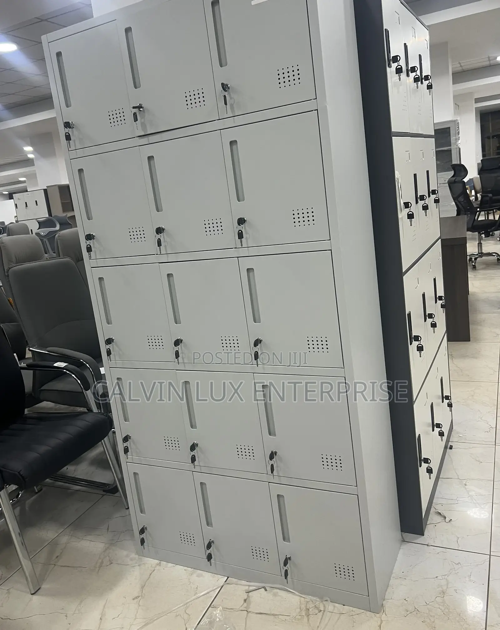 Locker 18 Shelves