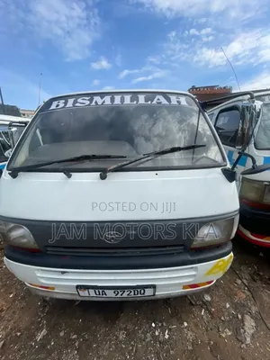 Toyota HiAce 1999 White