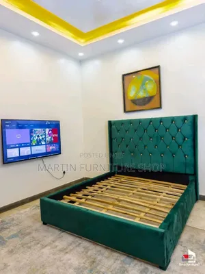Button Designed 5x6 Bed Ready for Sale Green in Colour