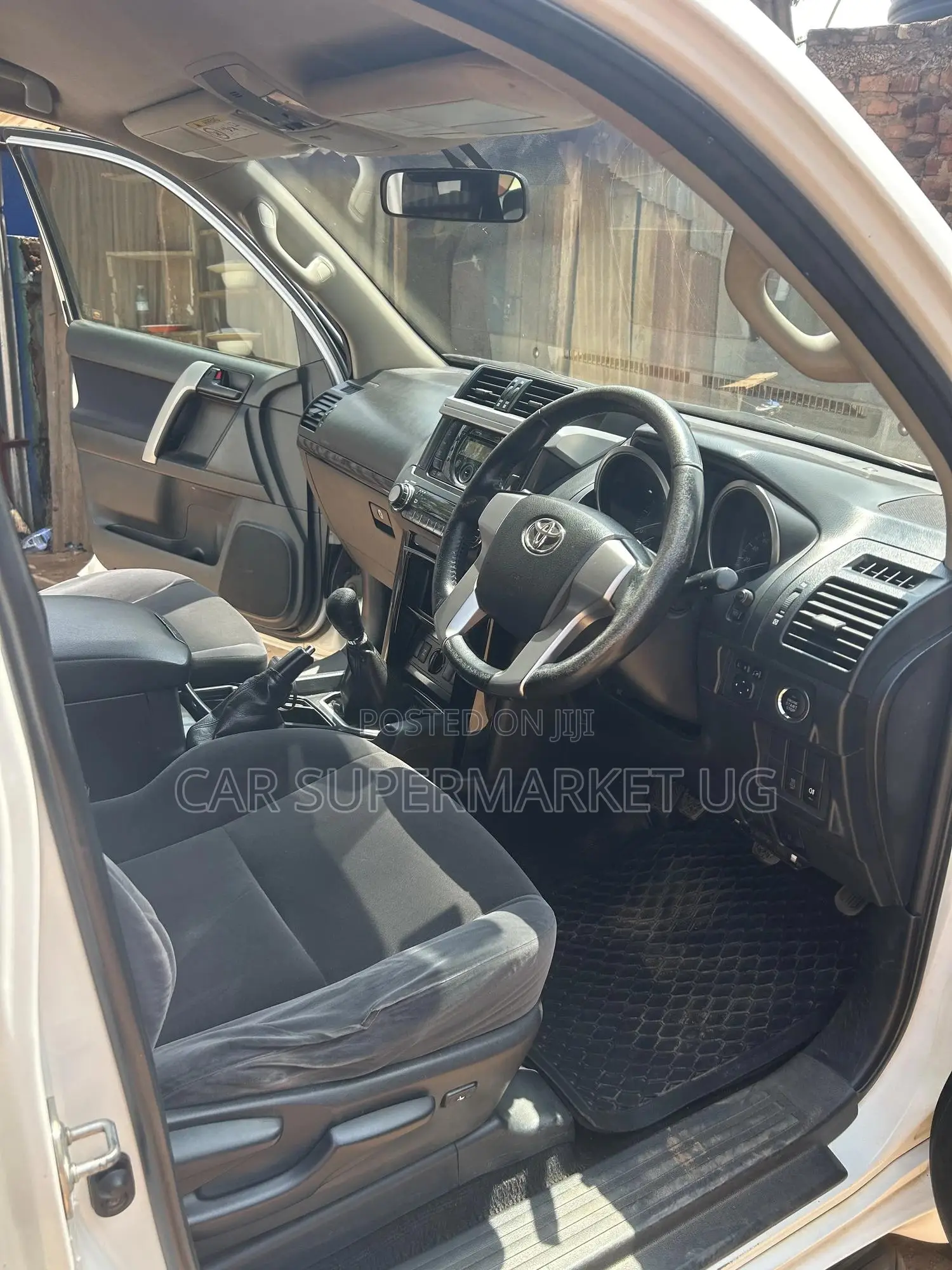 Toyota Land Cruiser Prado 2017 White