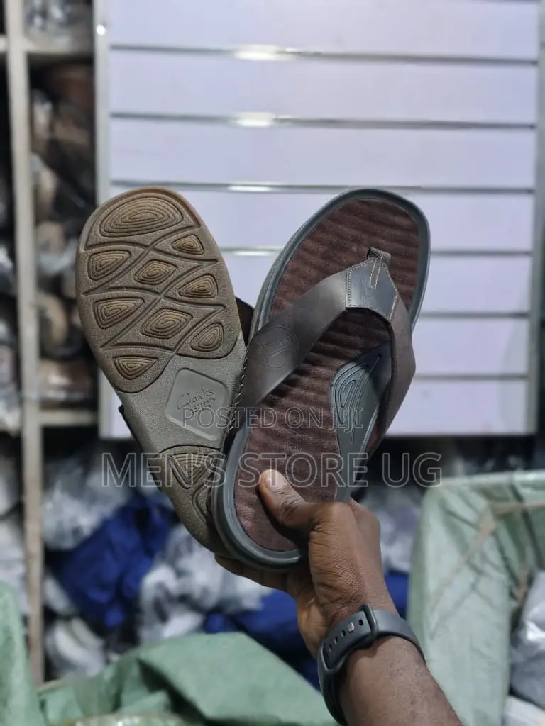 Clarks Slippers Premium Classic Leather Rubber Sandals