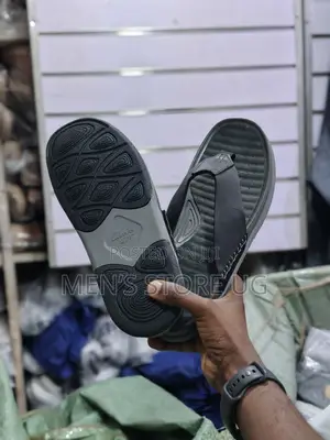 Clarks Slippers Premium Classic Leather Rubber Sandals