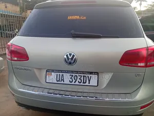 Volkswagen Touareg 2011 Gold