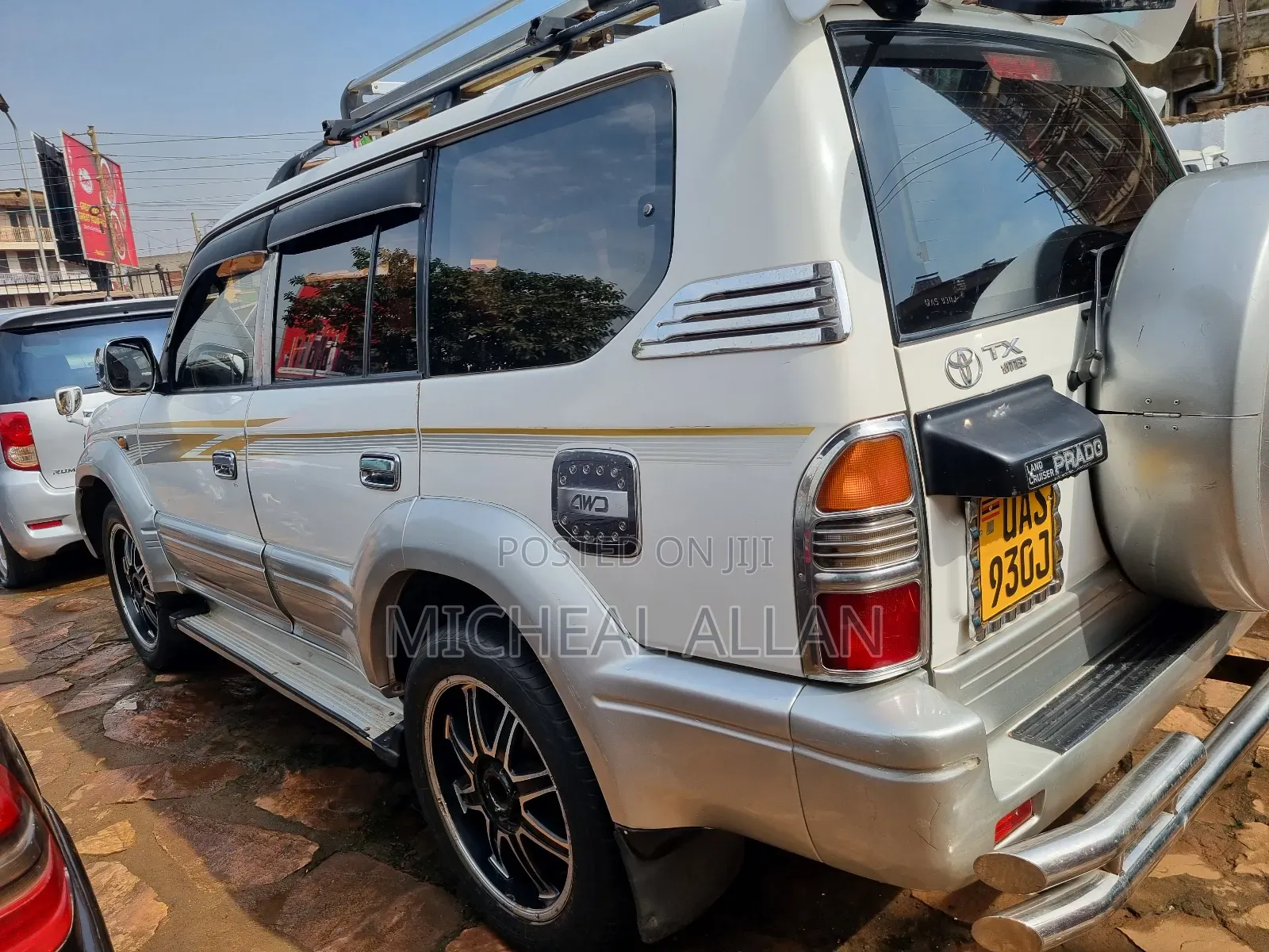 Toyota Land Cruiser Prado 2000 White