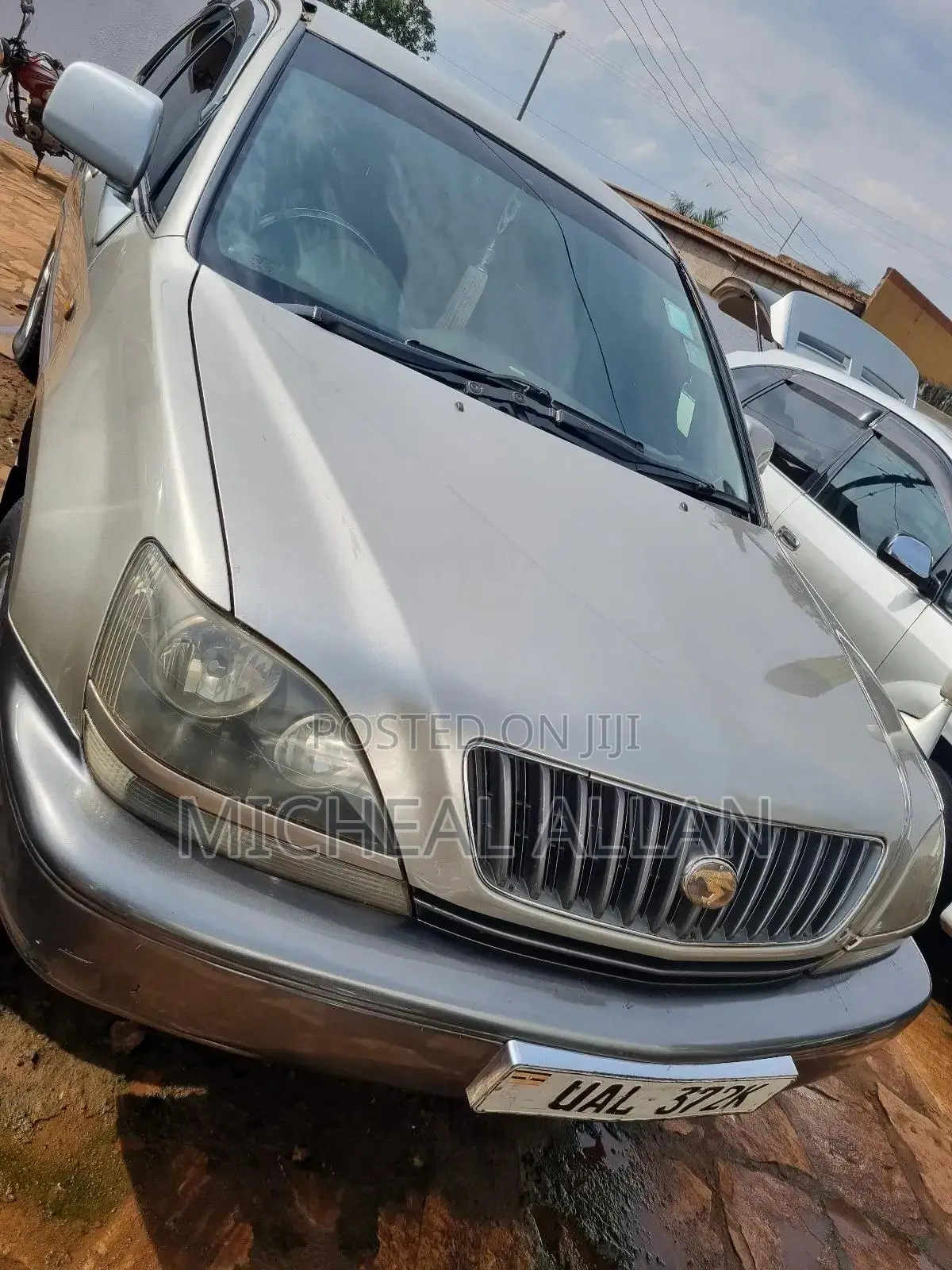 Toyota Harrier 2000 Silver