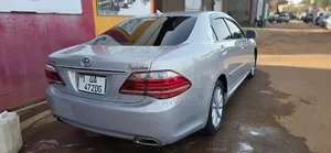 Toyota Crown 2011 Silver