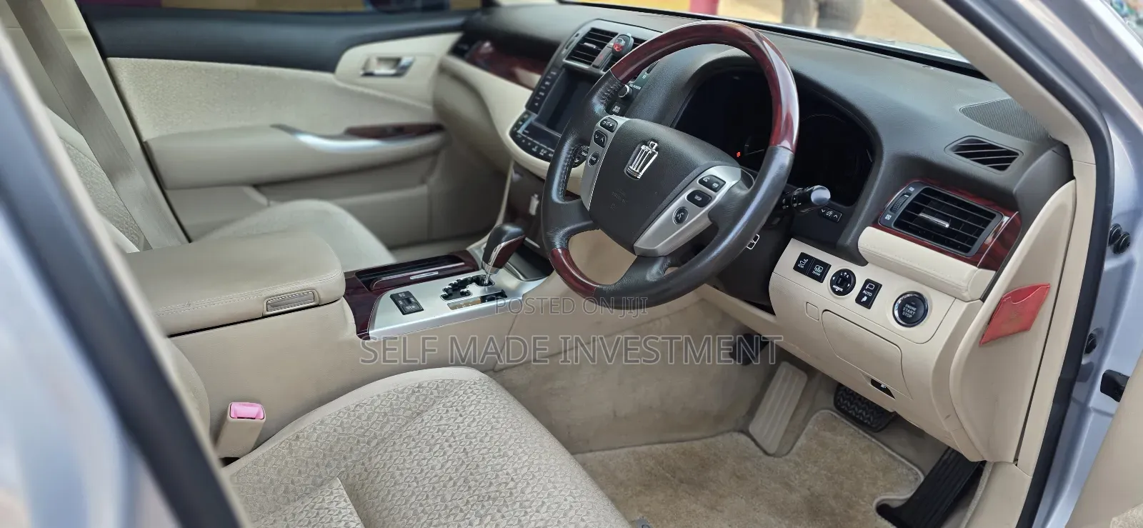 Toyota Crown 2011 Silver