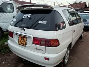 Toyota Ipsum 1997 White
