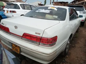 Toyota Mark II 1996 White