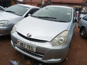 Toyota Wish 2006 Silver