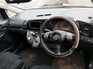 Toyota Wish 2006 Silver