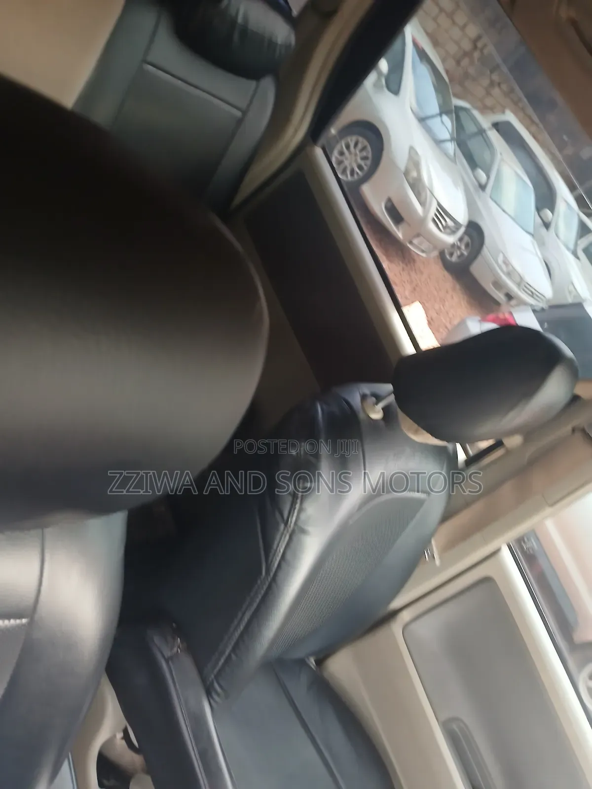Toyota Noah 2.0 158hp FWD (8 Seater) 2009 White