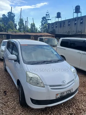Toyota Passo Sette 1.5 AWD 2009 White