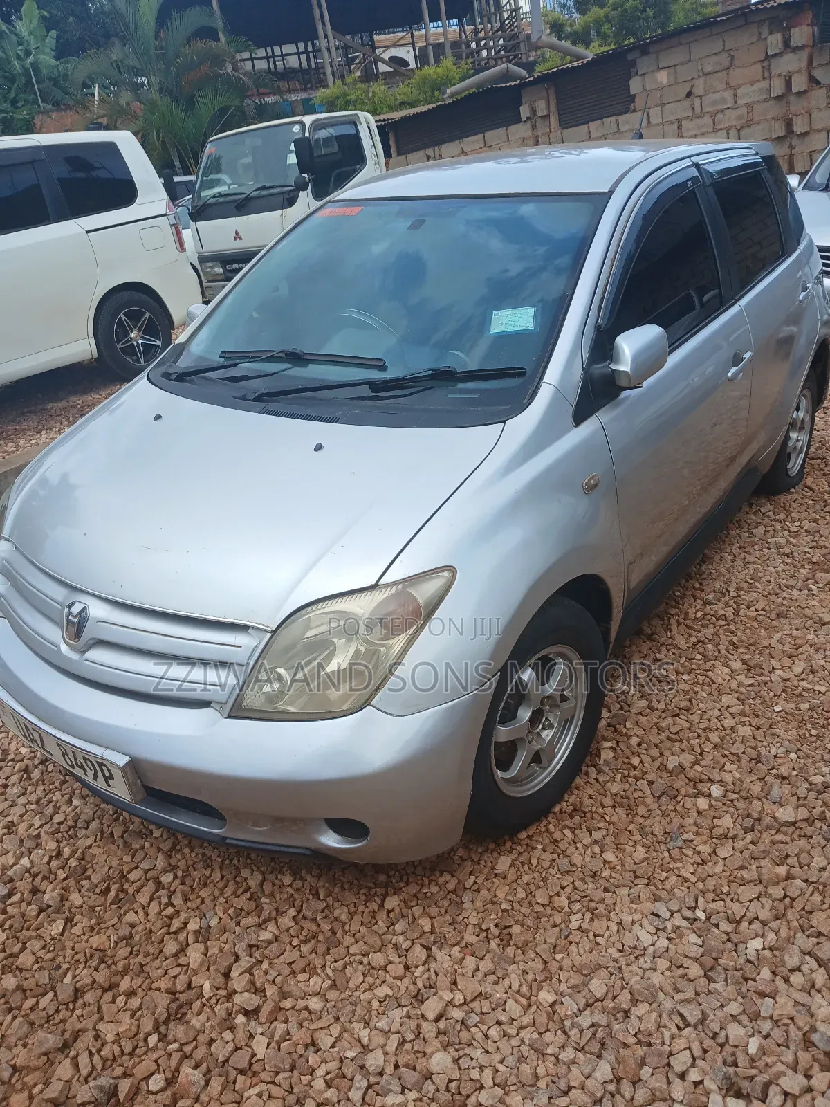 Toyota IST 2004 Silver