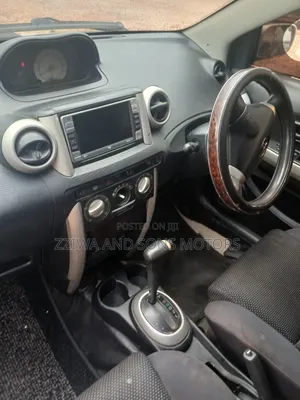 Toyota IST 2004 Silver