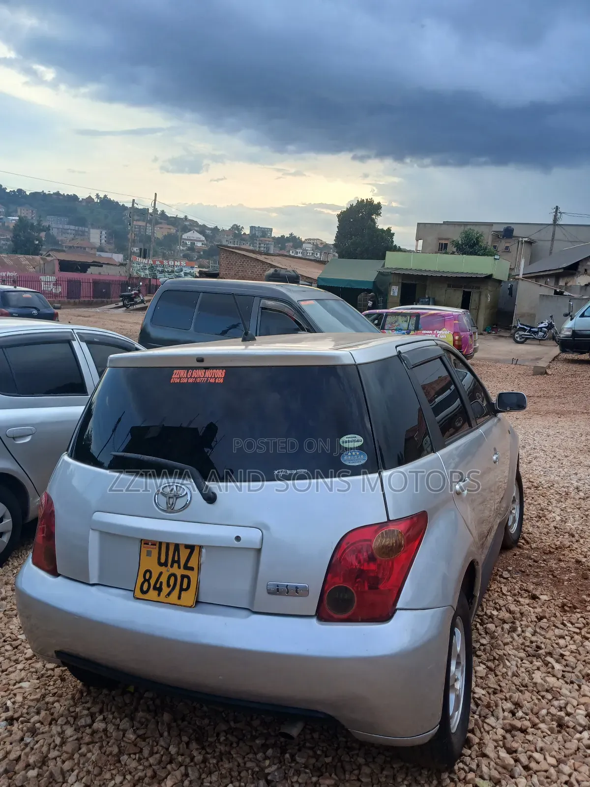 Toyota IST 2004 Silver