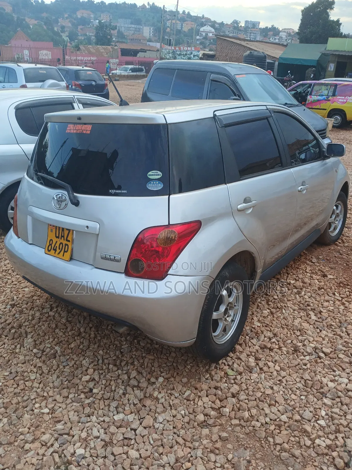 Toyota IST 2004 Silver