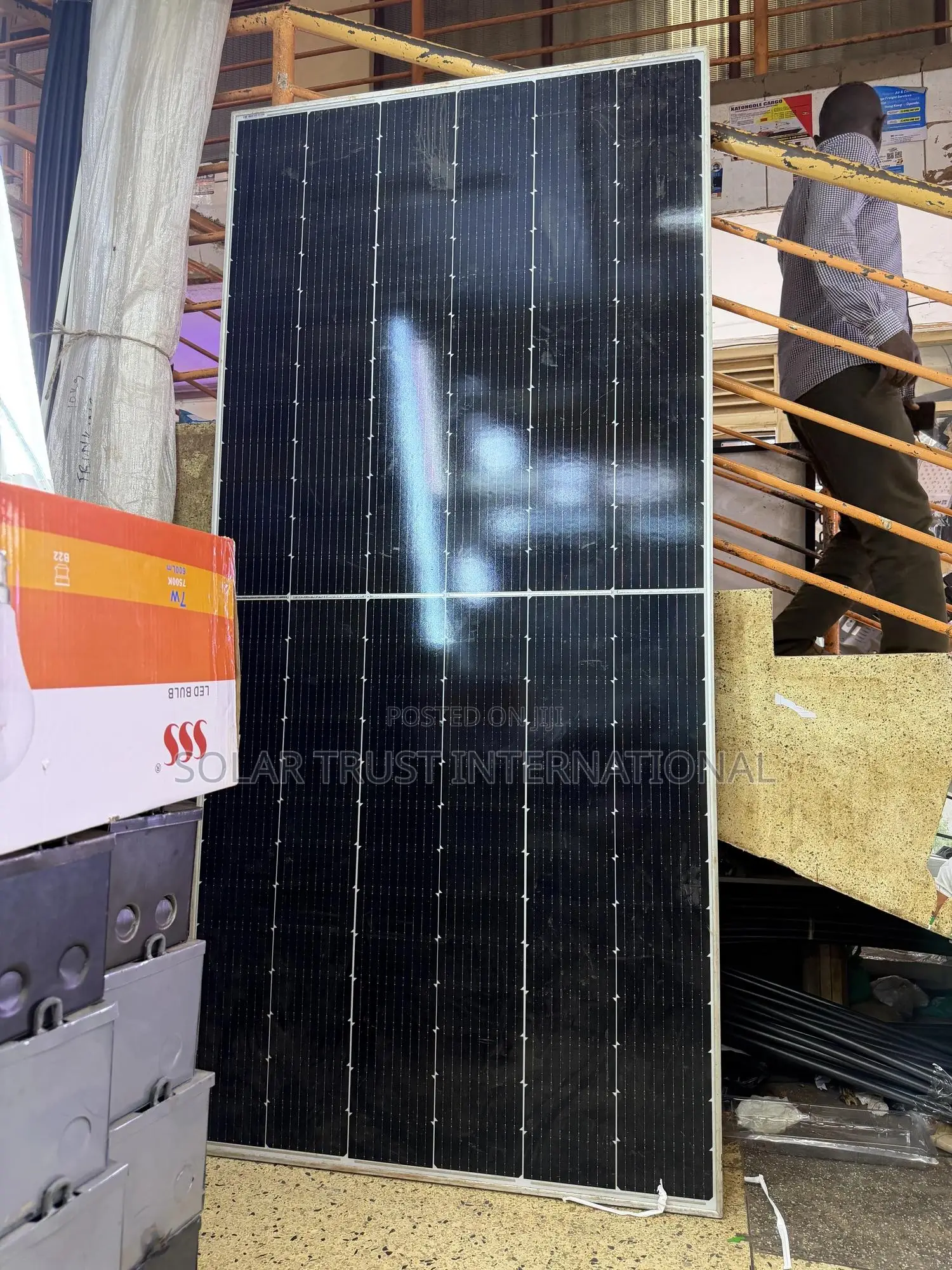 610watts Solar Panel