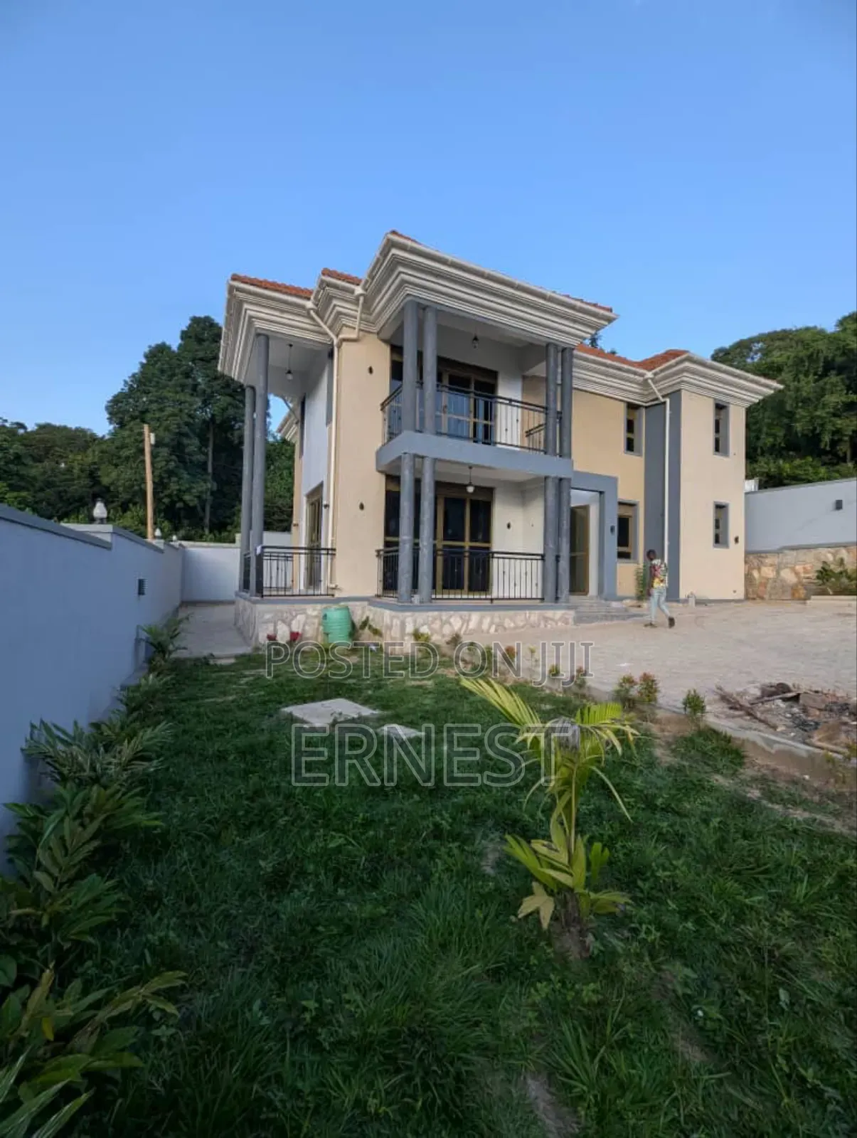 Brandnew 4 Bedroom Flat at Seguku Katale Entebbe Road