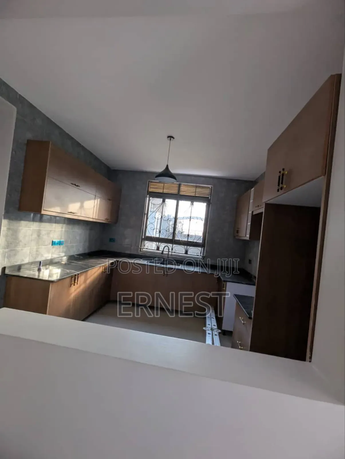 Brandnew 4 Bedroom Flat at Seguku Katale Entebbe Road
