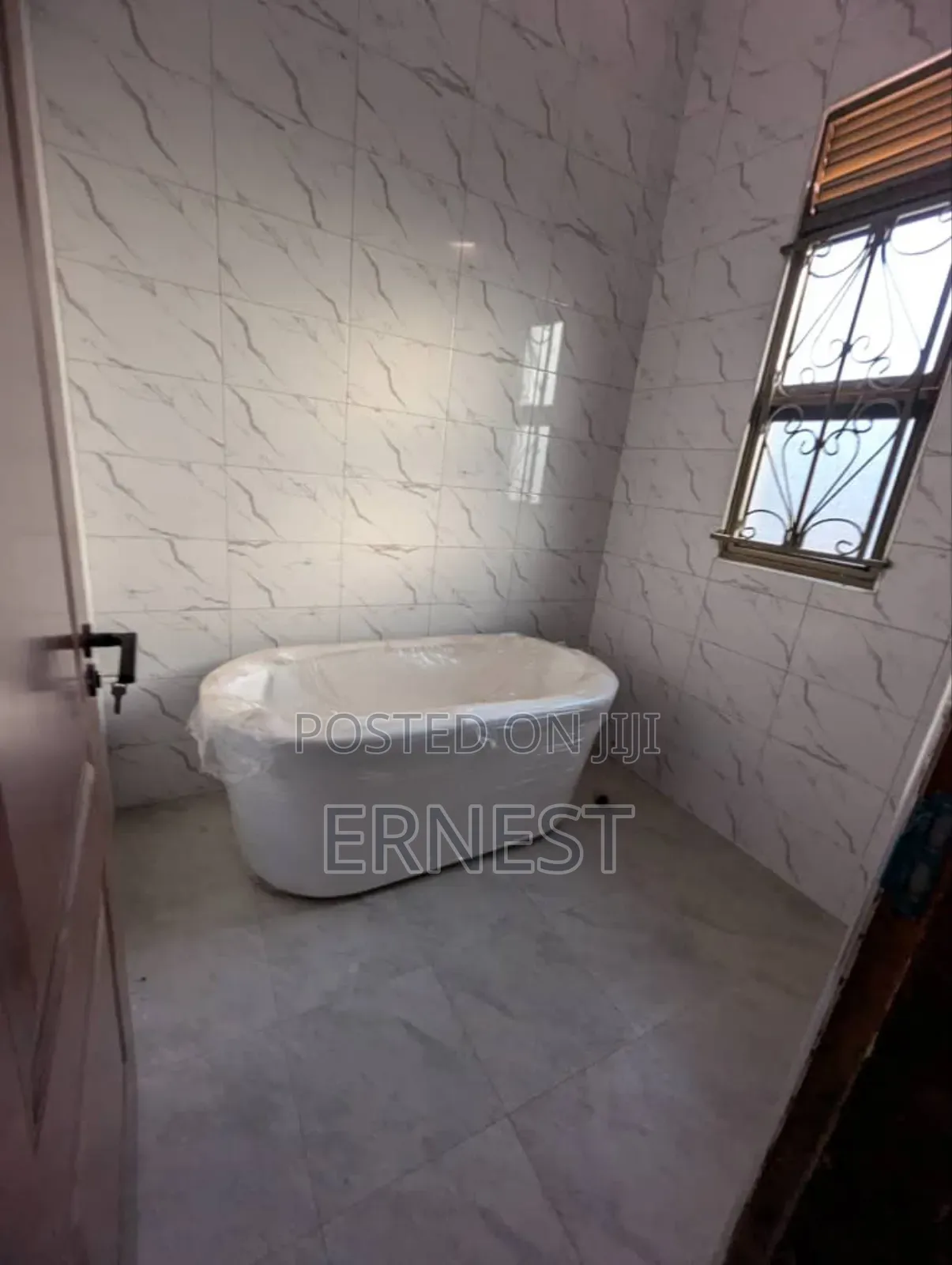 Brandnew 4 Bedroom Flat at Seguku Katale Entebbe Road