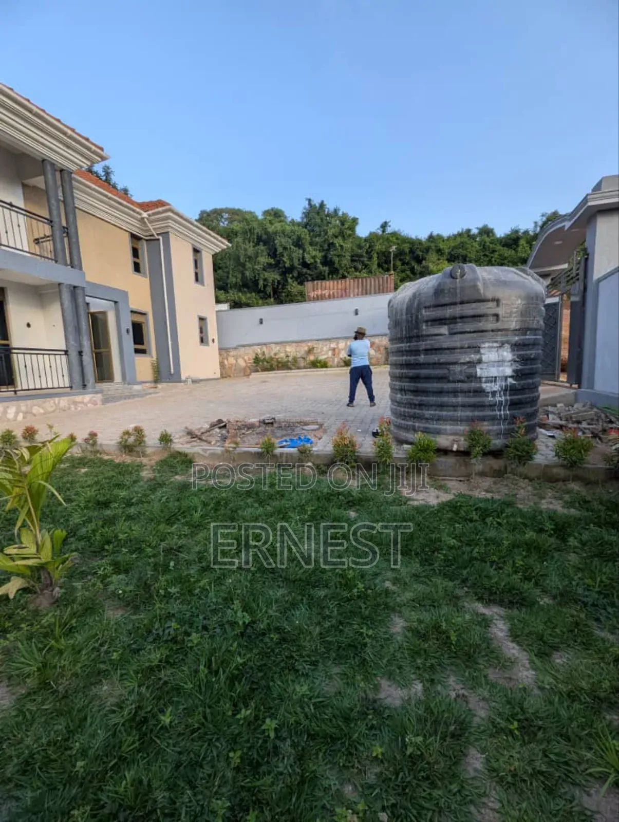 Brandnew 4 Bedroom Flat at Seguku Katale Entebbe Road