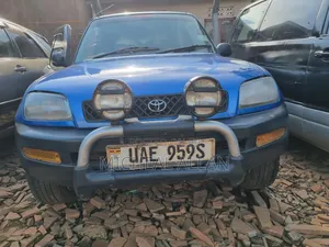 Toyota RAV4 Automatic 2000 Blue