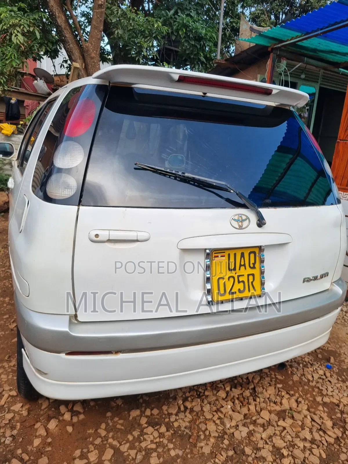 Toyota Raum 2000 White