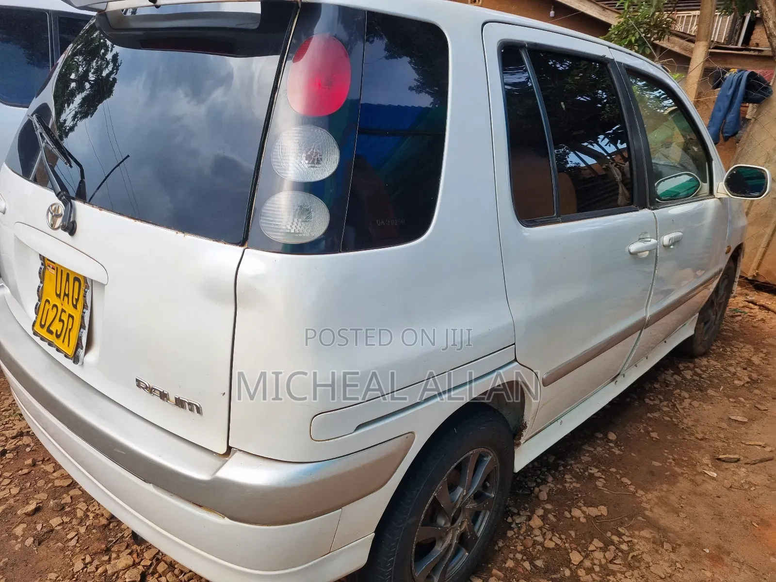 Toyota Raum 2000 White