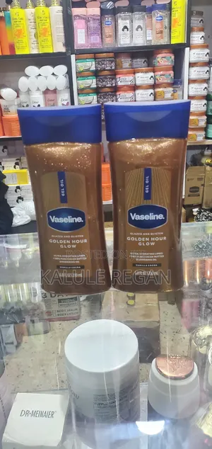 Vaseline Glazed and Glisten Golden Hour Glow Is a Hydrating Body Oil