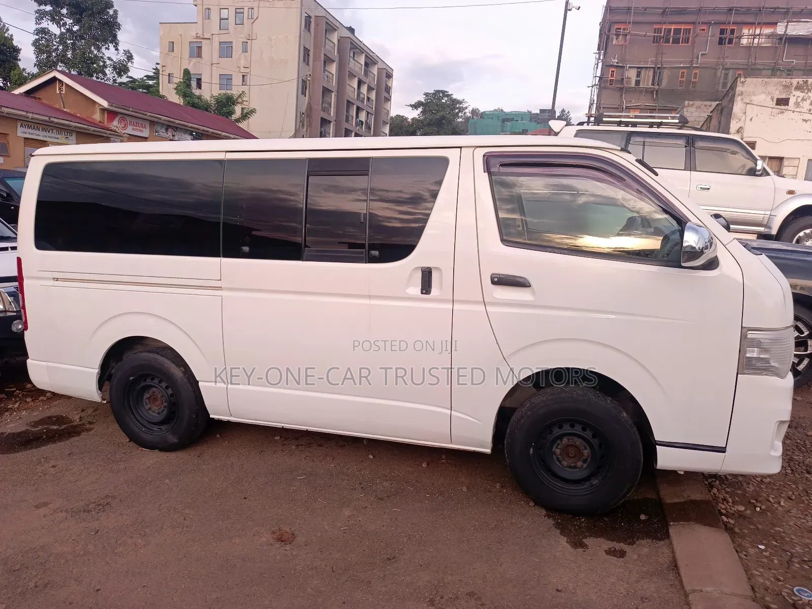 Toyota Quantum 2000 White