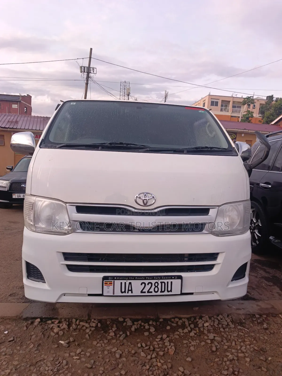 Toyota Quantum 2000 White