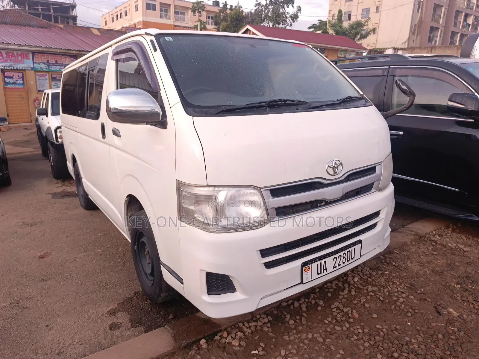 Toyota Quantum 2000 White