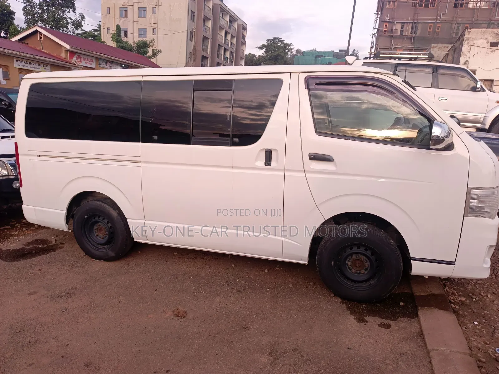 Toyota Quantum 2000 White