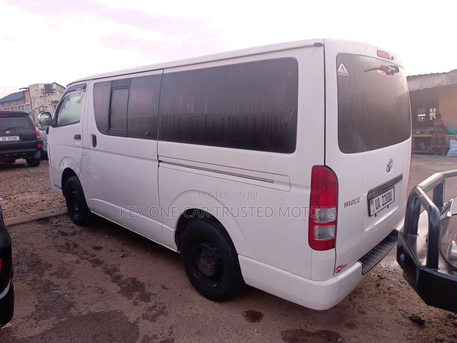 Toyota Quantum 2000 White