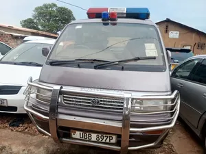 Toyota HiAce 2000