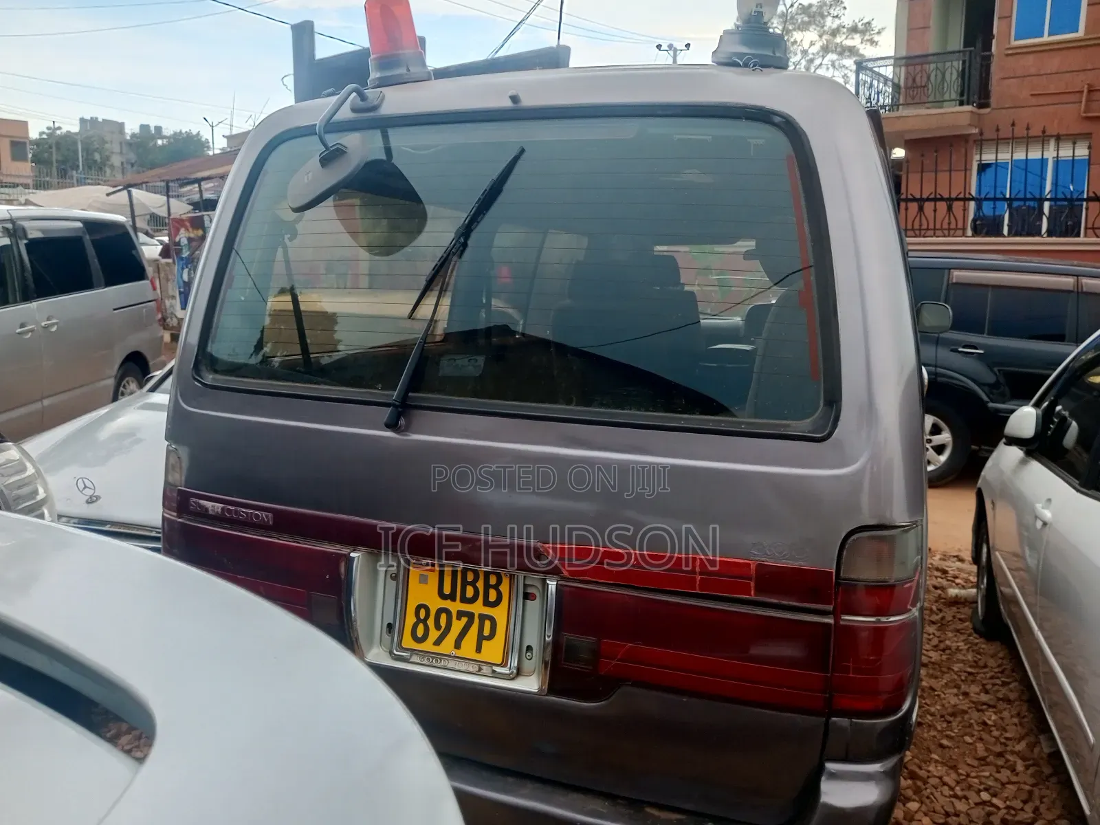 Toyota HiAce 2000