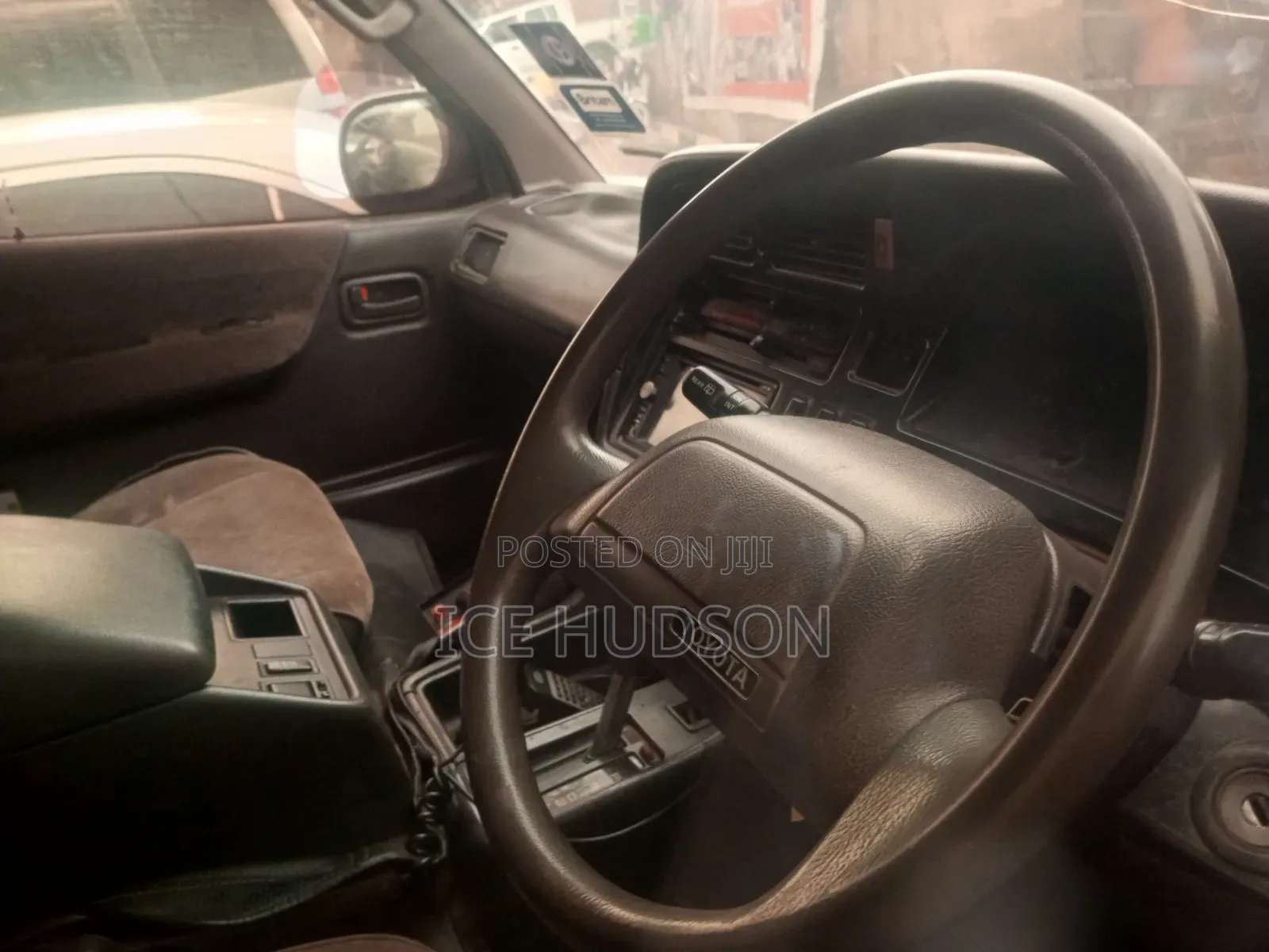Toyota HiAce 2000