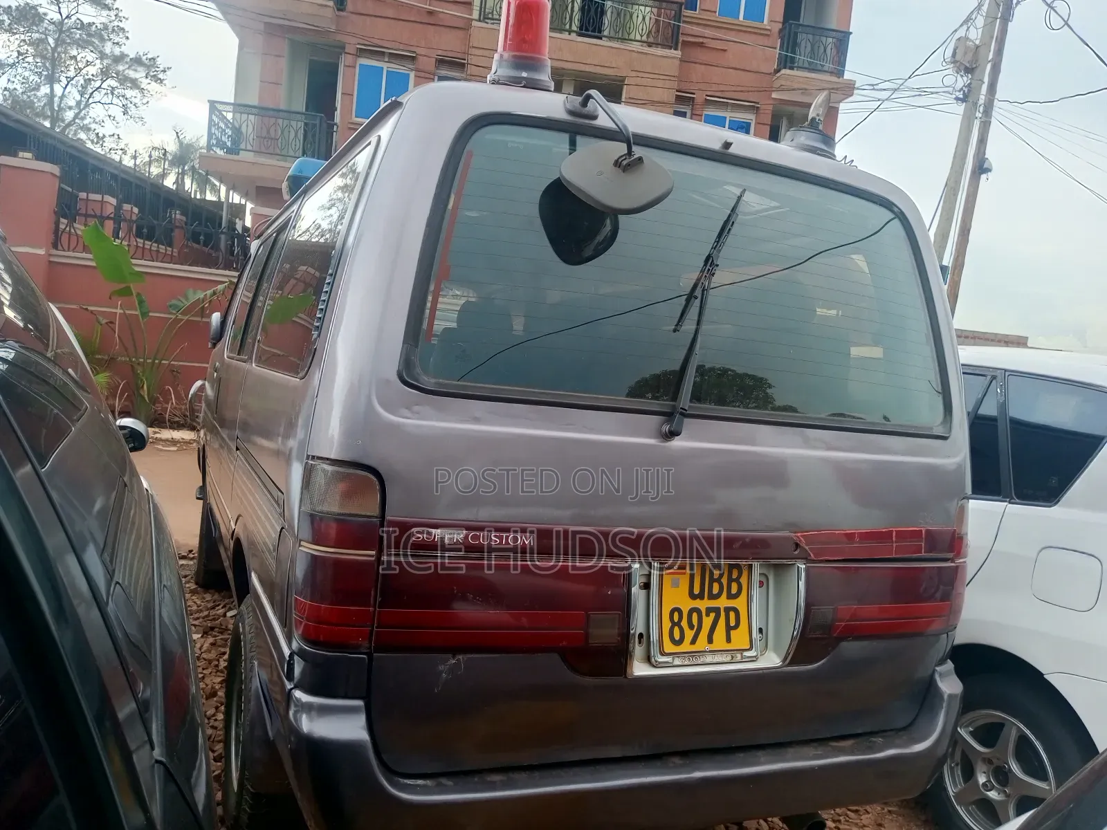 Toyota HiAce 2000