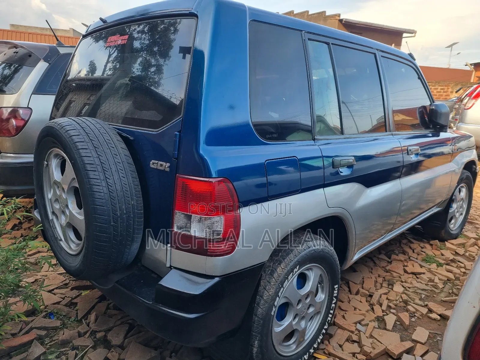 Mitsubishi Pajero IO 2002 Blue