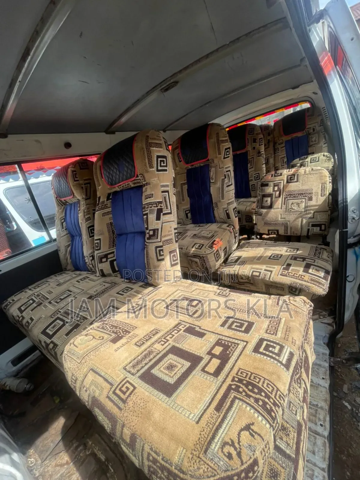 Toyota HiAce 2002 White