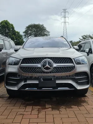 Mercedes-Benz GLE-Class GLE 400d 4MATIC 2021 Beige