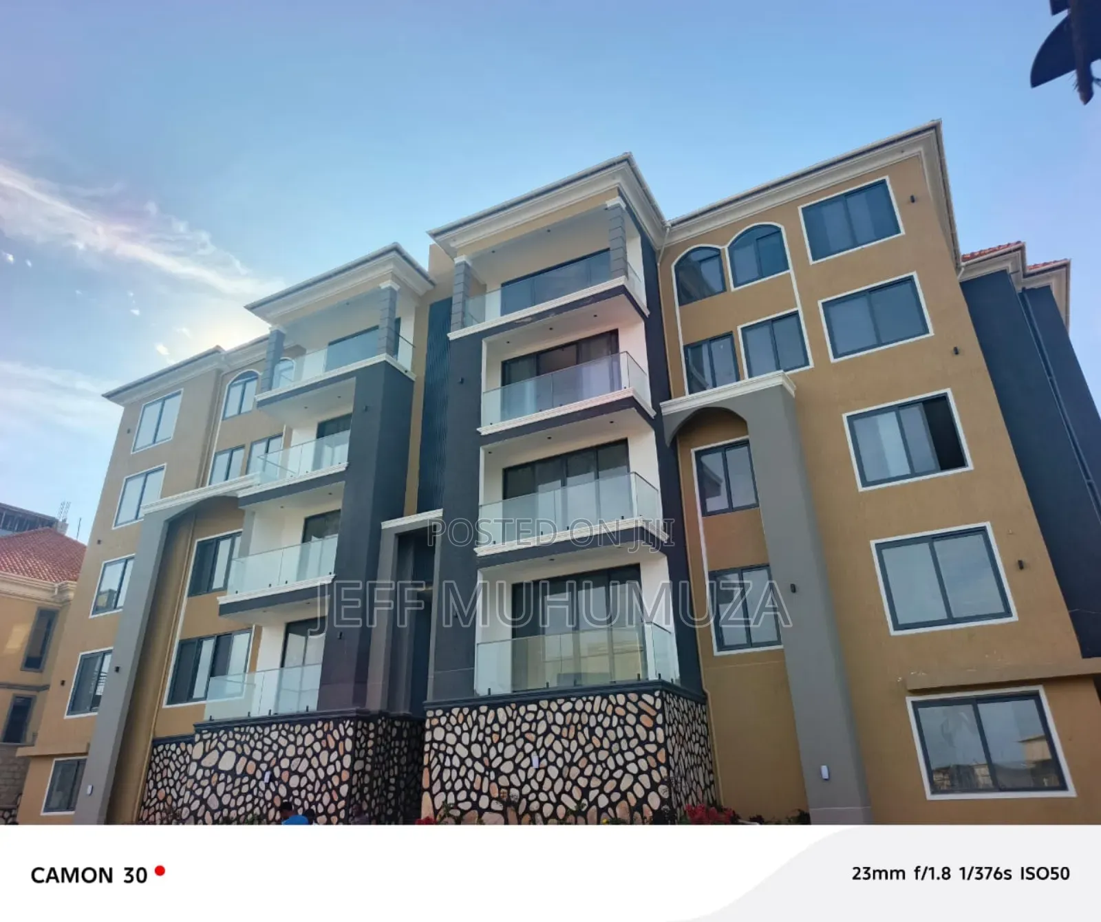 3bdrm Apartment in Bukasa, Makindye for sale