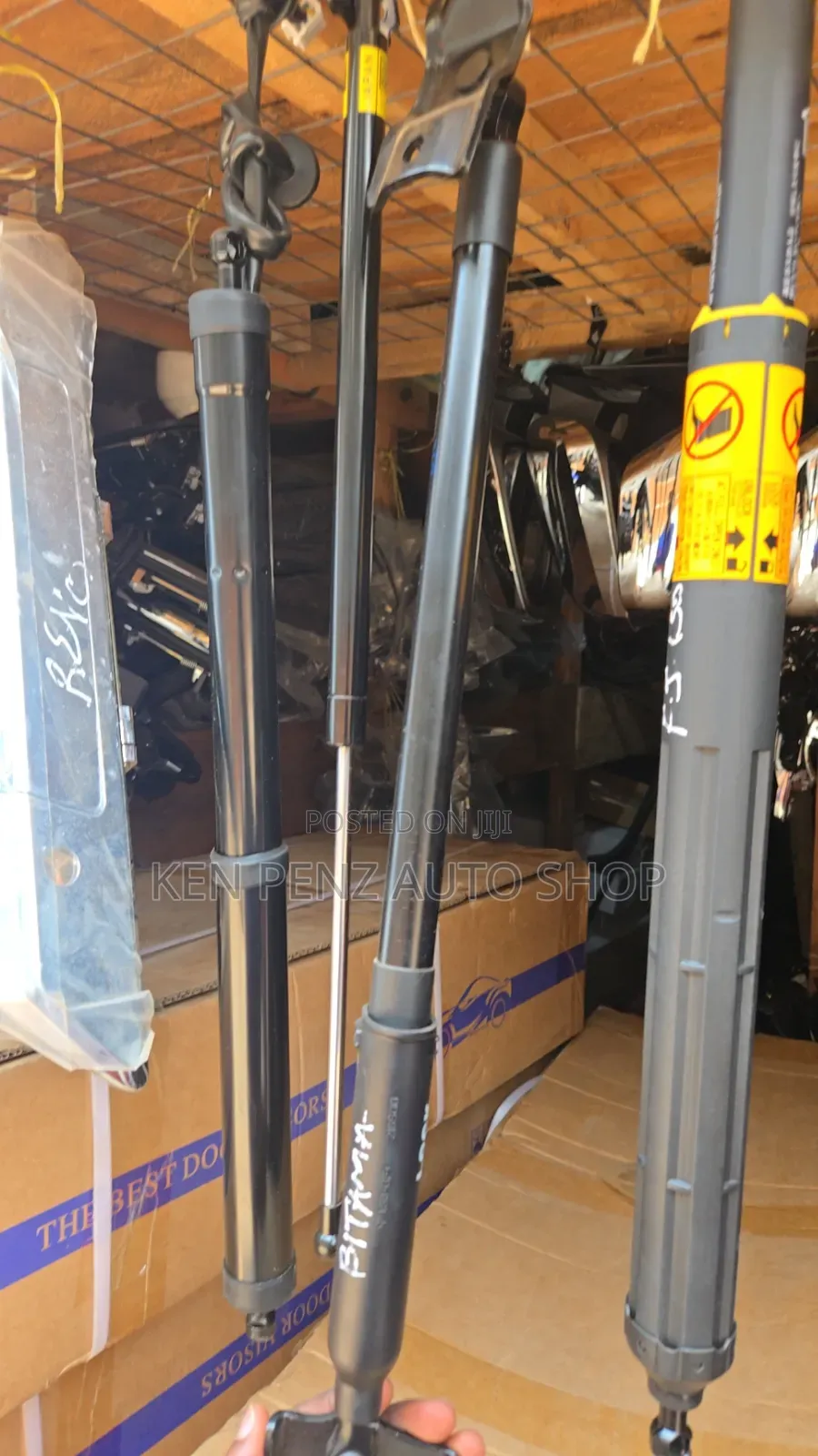 Mitsubishi Pajero Boot Door Lift Support Strut
