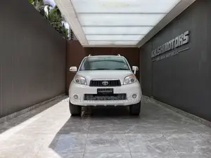 Toyota Rush 1.5 AWD 2012 Pearl